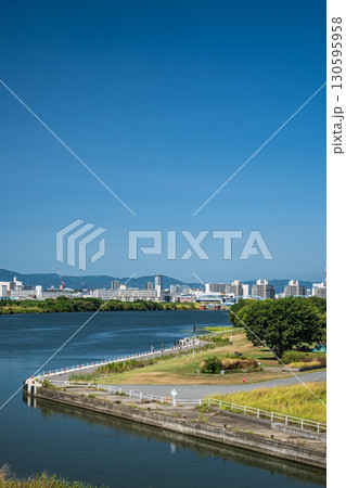 淀川毛馬閘門の水路　大阪市 130595958