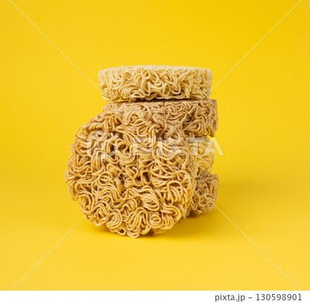 Raw Noodles, Dry Round Ramen Noodle, Uncooked Korea Vermicelli, Chinese Wheat Pasta Raw Noodles, Dry Round Ramen Noodle, Uncooked Korea Vermicelli, Chinese Wheat Pasta 130598901