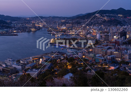 《長崎県》長崎市鍋冠山の夜景・日本三大夜景 《長崎県》長崎市鍋冠山の夜景・日本三大夜景 130602260