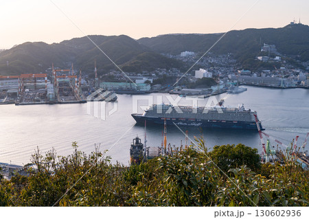 《長崎県》長崎市・鍋冠山の夕景 130602936