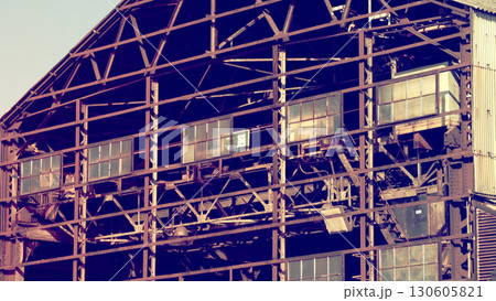 不気味な噂が絶たない解体中の巨大廃工場 不気味な噂が絶たない解体中の巨大廃工場 130605821