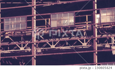 不気味な噂が絶たない解体中の巨大廃工場 130605824