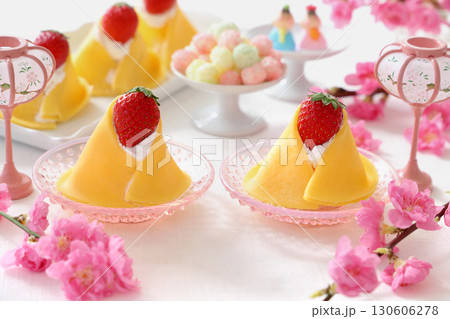 おひな祭りのデザート おひな様クレープ おひな祭りのデザート おひな様クレープ 130606278