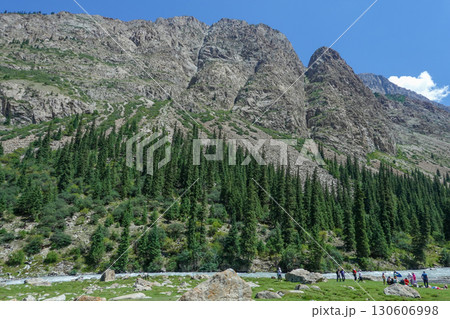 キルギス_ バルスコオン_国道A364号線 130606998