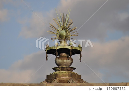 11月、法隆寺の夢殿の宝珠 11月、法隆寺の夢殿の宝珠 130607381
