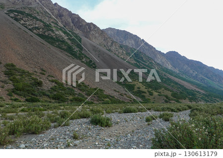 キルギス_ジュク川沿いのトレイル 130613179