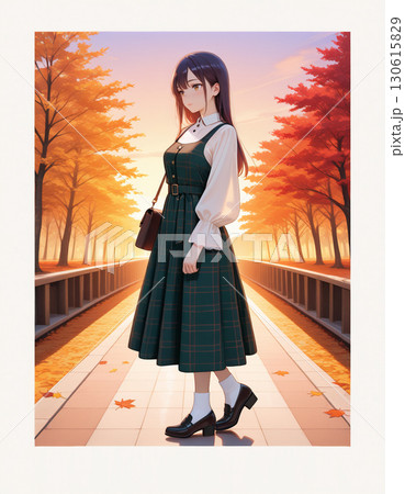 紅葉並木を散歩する、穏やかな笑顔の女性 130615829