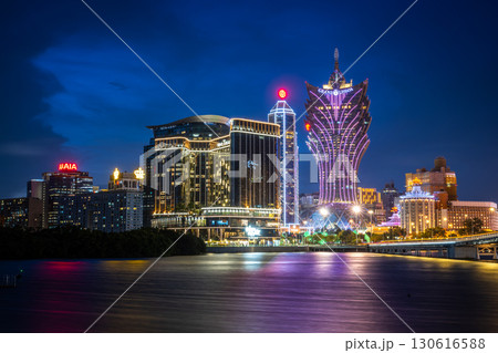マカオの夜景 130616588