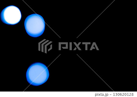 ブルーカラー系玉ボケイメージ (写真素材) タイトル変更 ブルーカラー系玉ボケイメージ (写真素材) タイトル変更 130620128