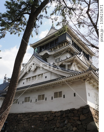 松に守られし白き塔 ― 小倉城の静寂と誇り 130621671