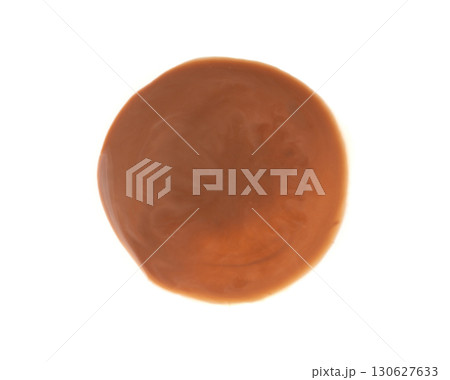 Spilled chocolate milk isolated, hot chocolate puddle, liquid stain, coffee splatter, brown latte 130627633