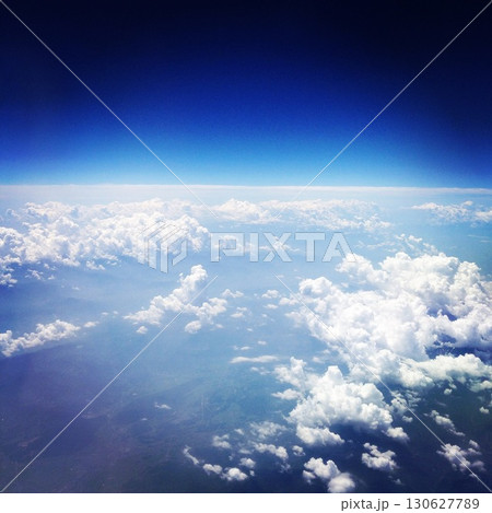 空 雲 飛行機 風景 景色 空 雲 飛行機 風景 景色 130627789