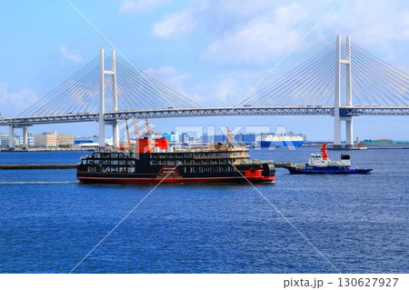 令和の横浜に現れた黒船… 特別クルーズで横浜港を訪れた【東京湾フェリー『しらはま丸』】 130627927