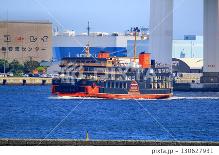 令和の横浜に現れた黒船… 特別クルーズで横浜港を訪れた【東京湾フェリー『しらはま丸』】 130627931
