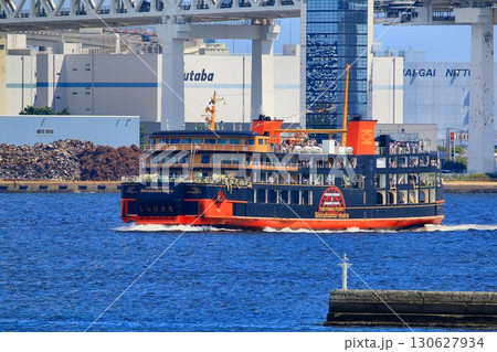 令和の横浜に現れた黒船… 特別クルーズで横浜港を訪れた【東京湾フェリー『しらはま丸』】 130627934