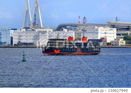 令和の横浜に現れた黒船… 特別クルーズで横浜港を訪れた【東京湾フェリー『しらはま丸』】 130627940