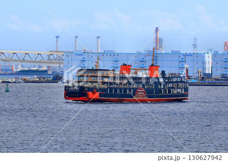 令和の横浜に現れた黒船… 特別クルーズで横浜港を訪れた【東京湾フェリー『しらはま丸』】 130627942