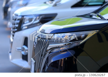 駐車中の乗用車　イメージ 130628267