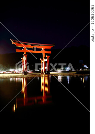 赤い鳥居 赤い鳥居 130630365