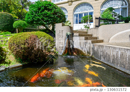 東京都　文京区音羽　鳩山会館　中庭の風景 130631572