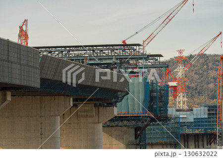 大阪府枚方市と大阪府高槻市間の新名神高速道路の の建設現場 130632022