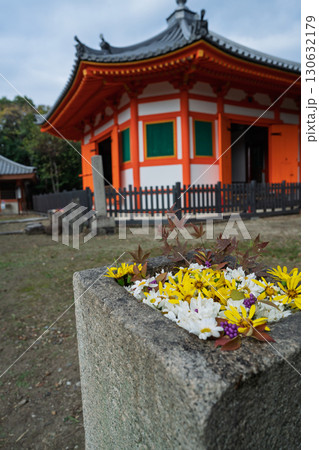 朱色に映える京都府八幡市の八角堂を撮影 朱色に映える京都府八幡市の八角堂を撮影 130632179