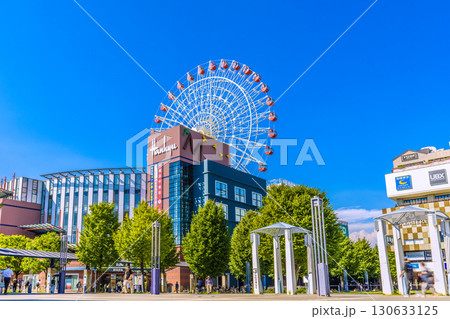 日本の横浜都市景観9月8日。センター北駅前、都築阪急の観覧車などを望む 日本の横浜都市景観9月8日。センター北駅前、都築阪急の観覧車などを望む 130633125