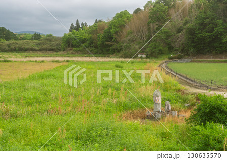 京都府木津川市の里山の風景が広がる山背古道 京都府木津川市の里山の風景が広がる山背古道 130635570