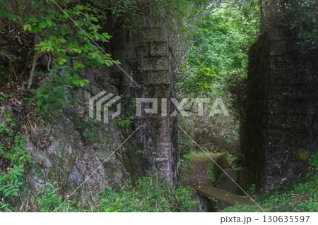 京都府木津川市の里山の風景が広がる山背古道 京都府木津川市の里山の風景が広がる山背古道 130635597