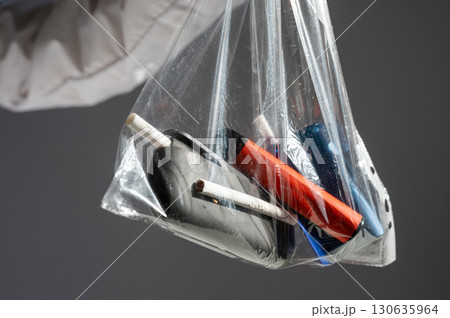 Electronic cigarettes and disposable vapes in a bag. Electronic cigarettes and disposable vapes in a bag. 130635964
