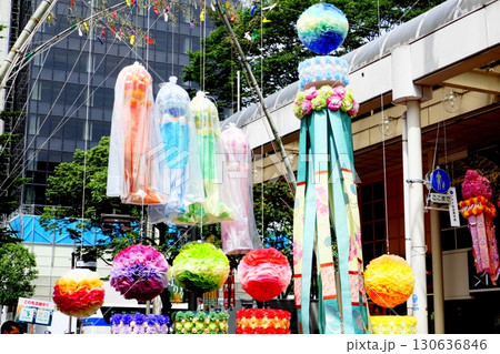 雨の日の七夕飾り 130636846