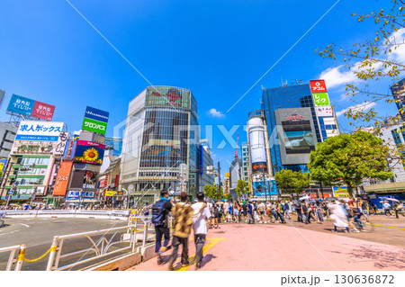 日本の東京都市景観9月。枯山水撤去…渋谷のハチ公像脇に広い空間が誕生している…。賑わう渋谷=1日 日本の東京都市景観9月。枯山水撤去…渋谷のハチ公像脇に広い空間が誕生している…。賑わう渋谷=1日 130636872