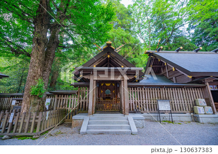 【宮崎県高千穂町】天岩戸神社 西本宮 拝殿 夕景 【宮崎県高千穂町】天岩戸神社 西本宮 拝殿 夕景 130637383