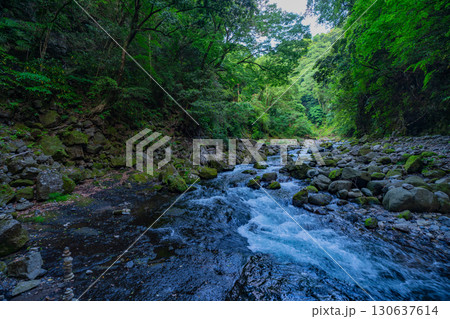 【宮崎県高千穂町】天岩戸神社　天安河原（あまのやすかわら） 130637614