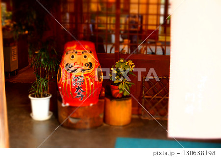 深大寺の赤いダルマ 130638198