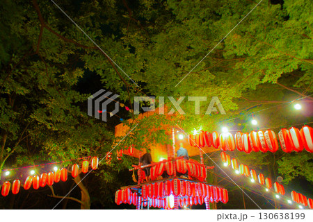 夏祭りの盆踊り 130638199