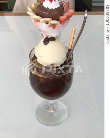 Bold and refreshing ice Americano with smooth espresso and chill water, offering a rich aroma and deep coffee flavor. Bold and refreshing ice Americano with smooth espresso and chill water, offering a rich aroma and deep coffee flavor. 130638785