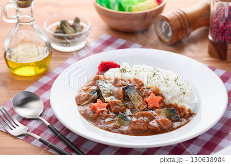鯖ジャーキーを使った家庭風カレーライス 星型にんじんと福神漬けを添えた和洋折衷のアレンジレシピ 鯖ジャーキーを使った家庭風カレーライス 星型にんじんと福神漬けを添えた和洋折衷のアレンジレシピ 130638984