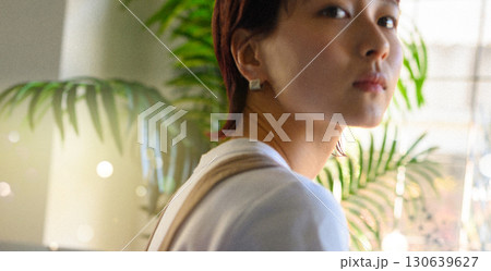 女性ピン外し 130639627