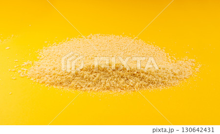 Bread crumbs, scattered breadcrumbs, crushed rusk bread crumbs for nuggets, panko Bread crumbs, scattered breadcrumbs, crushed rusk bread crumbs for nuggets, panko 130642431
