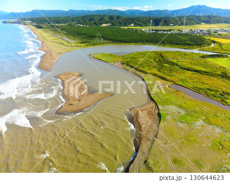 初秋の北海道江差町で厚沢部川河口の風景を空撮 初秋の北海道江差町で厚沢部川河口の風景を空撮 130644623