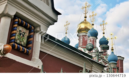 The domes of a beautiful Orthodox church in Moscow. 130644719
