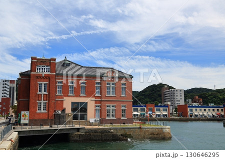 門司港の街並み　旧門司港税関 130646295
