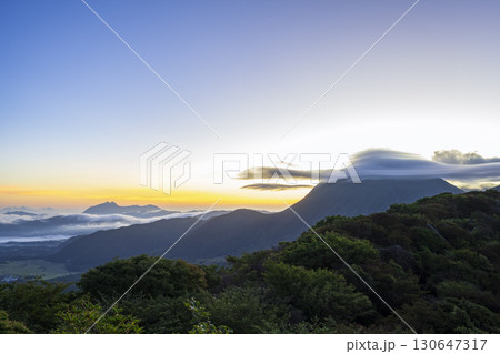 夜明けの九重 130647317