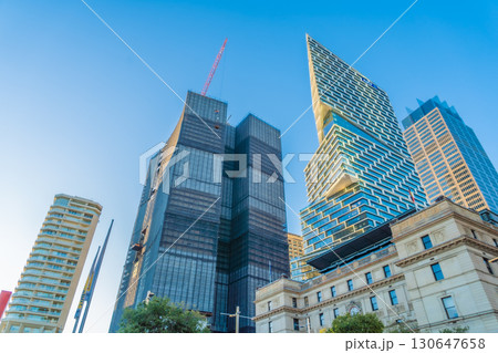 歴史的建物と都市風景 130647658
