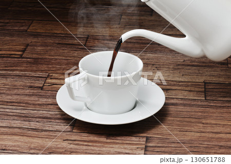 コーヒーを注ぐ コーヒーを注ぐ 130651788