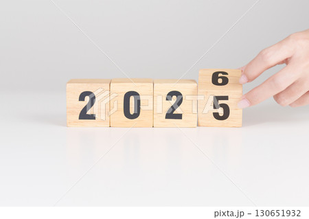 2025 change to 2026 year block on table. goal, Resolution, strategy, plan, start, budget, mission, action, motivation and New Year concepts 130651932
