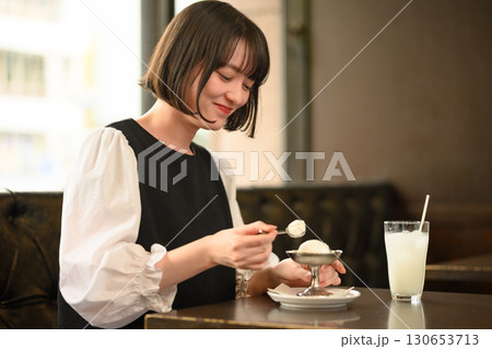 ,カフェ,カフェテリア,コーヒーショップ,ティーショップ,喫茶店 ,カフェ,カフェテリア,コーヒーショップ,ティーショップ,喫茶店 130653713