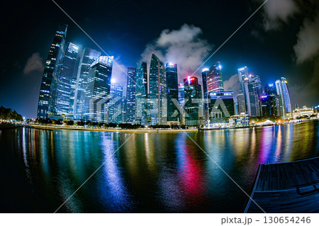 シンガポール湾岸夜景 130654246