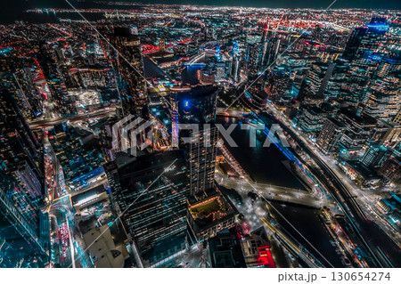 メルボルン高層ビルの街並み 130654274